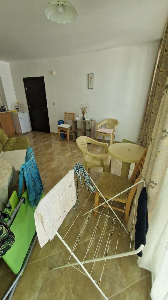 Квартира с одной спальней в жилом доме близко от моря в Равде