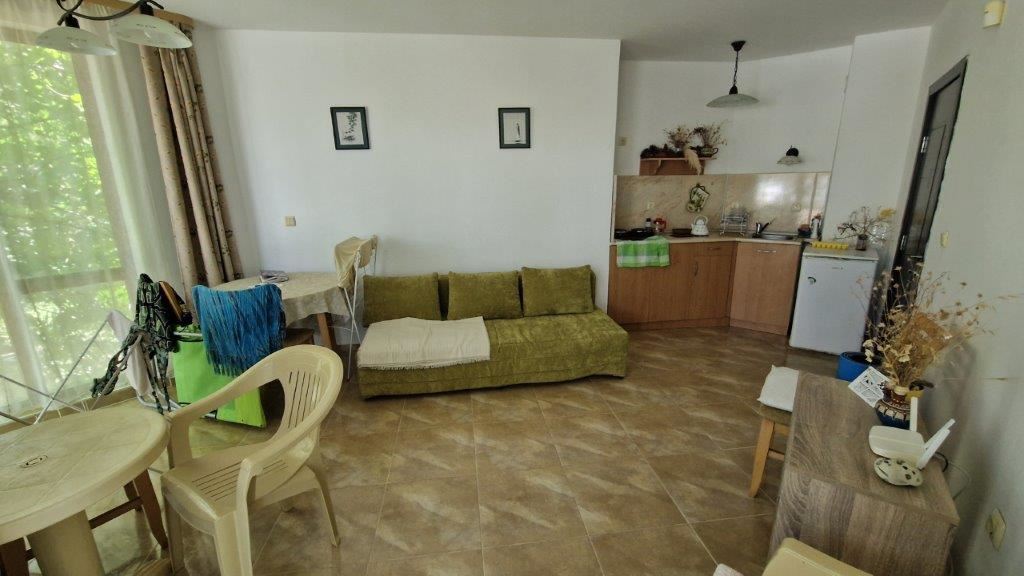 Квартира с одной спальней в жилом доме близко от моря в Равде