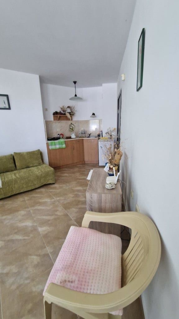 Квартира с одной спальней в жилом доме близко от моря в Равде