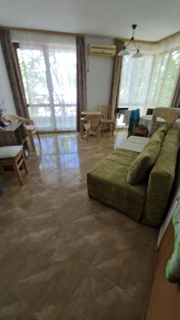 Квартира с одной спальней в жилом доме близко от моря в Равде