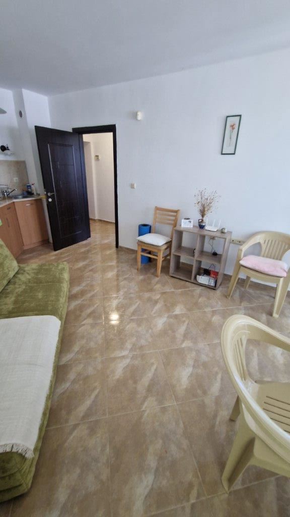 Квартира с одной спальней в жилом доме близко от моря в Равде