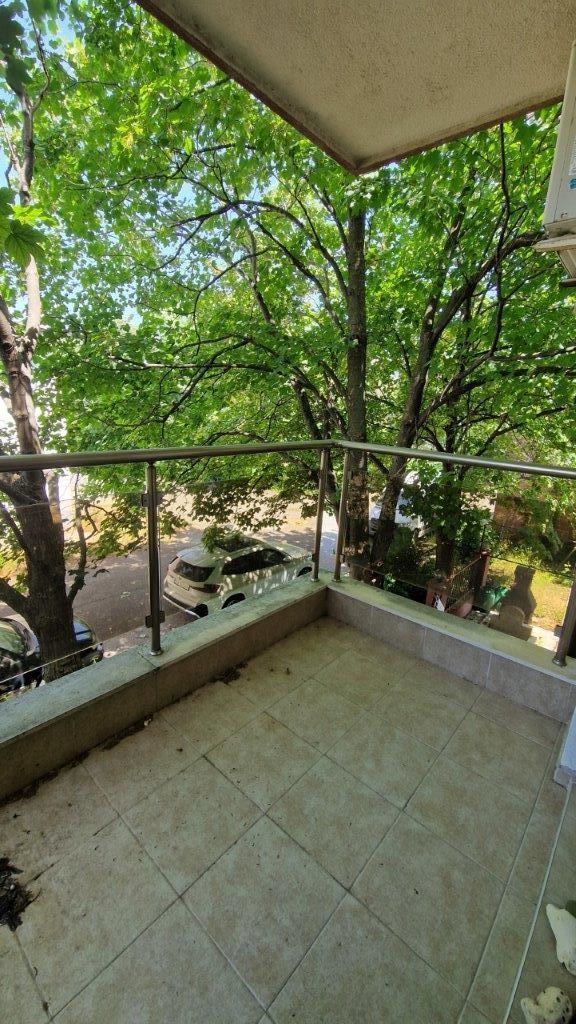 Квартира с одной спальней в жилом доме близко от моря в Равде