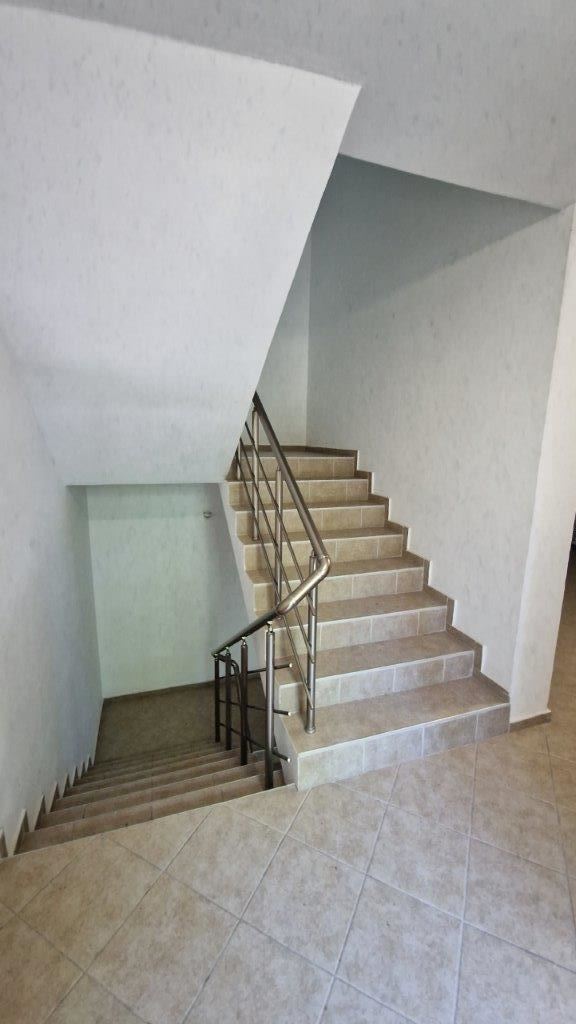 Квартира с одной спальней в жилом доме близко от моря в Равде