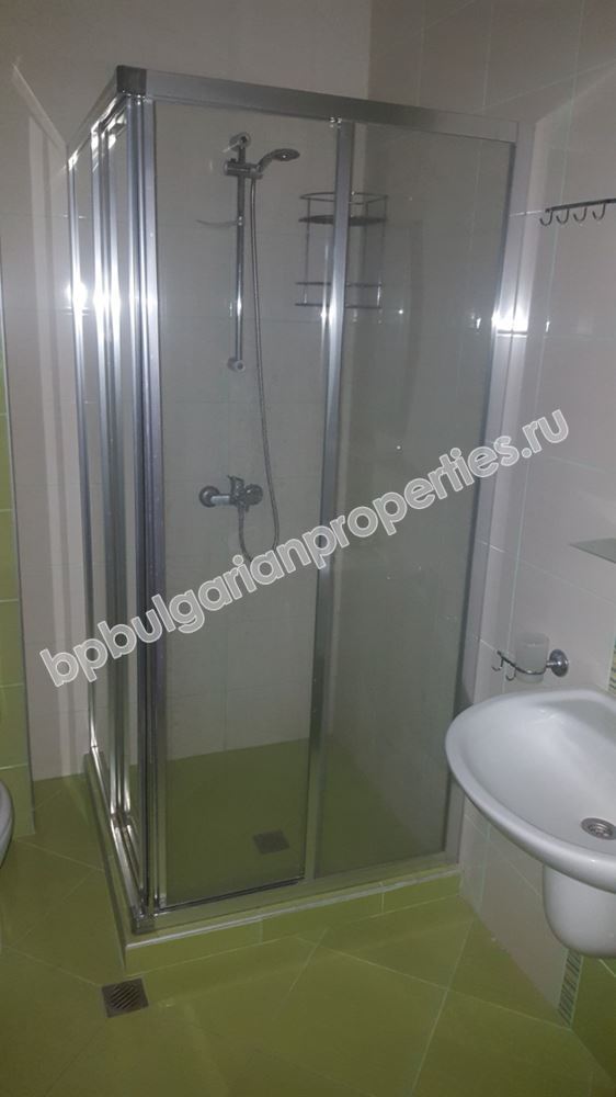 Меблированные апартаменты-люкс с видом на море рядом с пляжем в Равде