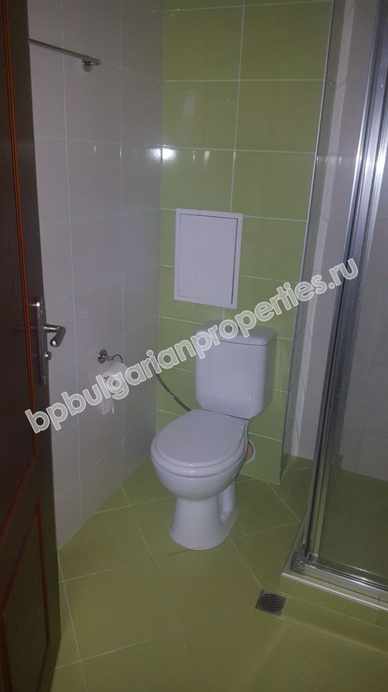 Меблированные апартаменты-люкс с видом на море рядом с пляжем в Равде