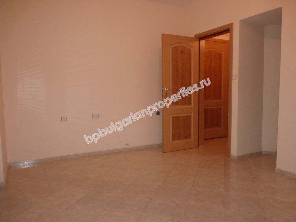 Дешевая двухкомнатная квартира близко от пляжа в центре Помория