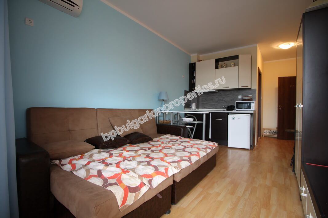 Дешевая студия с новой мебелью близко от моря в Болгарии