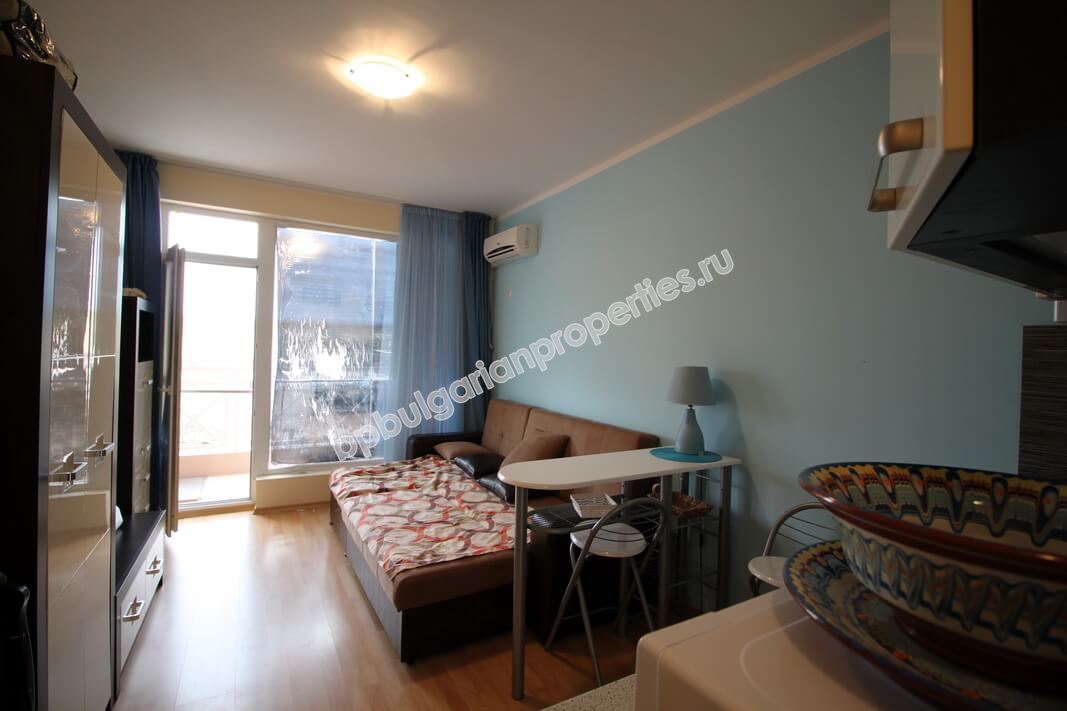 Дешевая студия с новой мебелью близко от моря в Болгарии