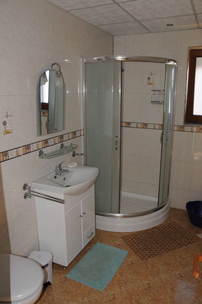 Трехэтажный меблированный дом в комплексе с бассейном в 50 м от Райского залива, Созополь