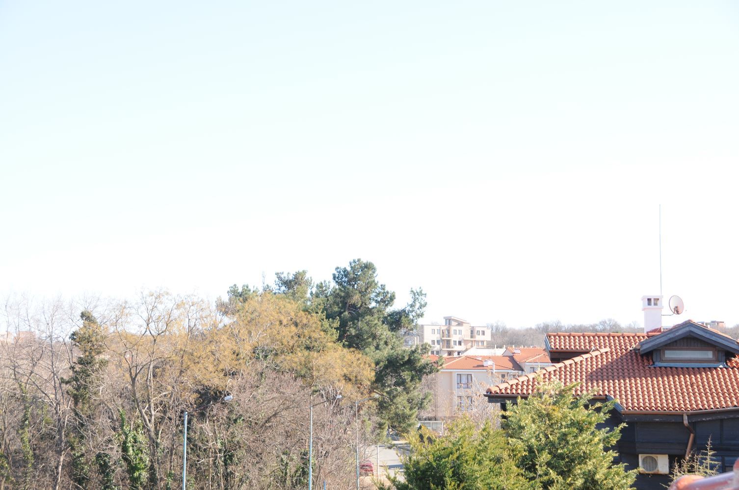 Трехэтажный меблированный дом в комплексе с бассейном в 50 м от Райского залива, Созополь