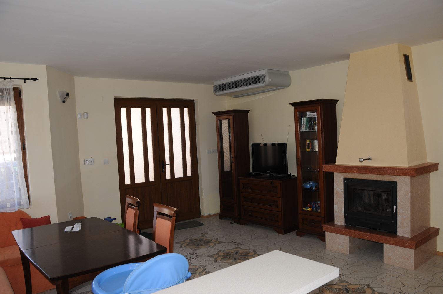 Трехэтажный меблированный дом в комплексе с бассейном в 50 м от Райского залива, Созополь