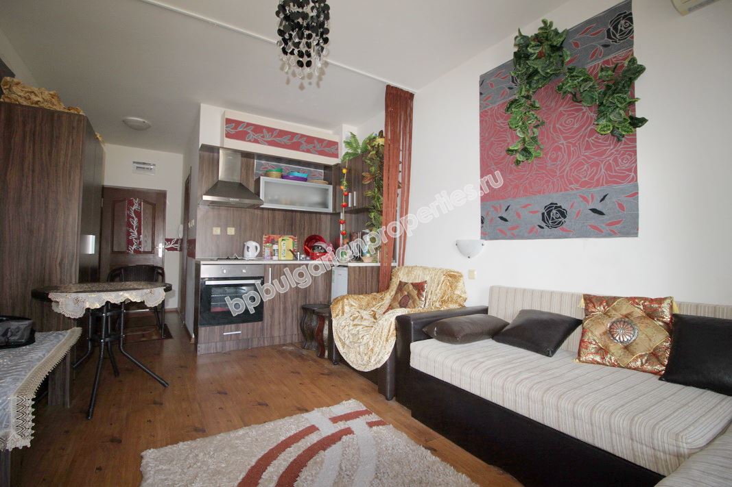 Меблированная недорогая студия в комплексе с бассейном близко от моря, Святой Влас