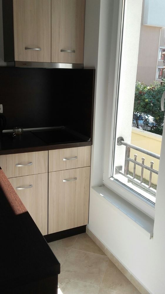 Однокомнатная квартира-студия в комплексе с бассейном близко от пляжа