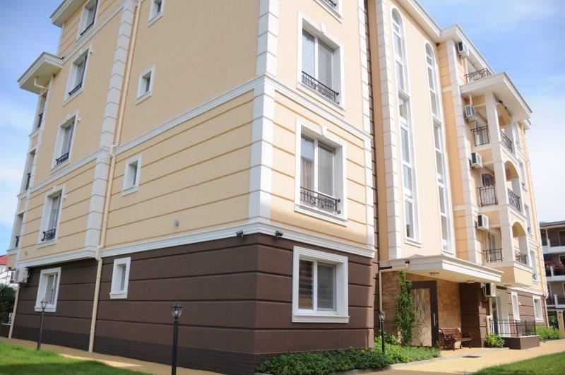 Однокомнатная квартира-студия в комплексе с бассейном близко от пляжа