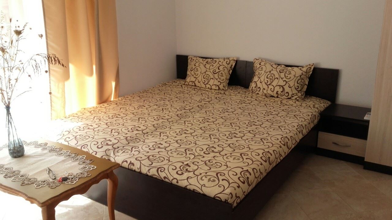 Однокомнатная квартира-студия в комплексе с бассейном близко от пляжа