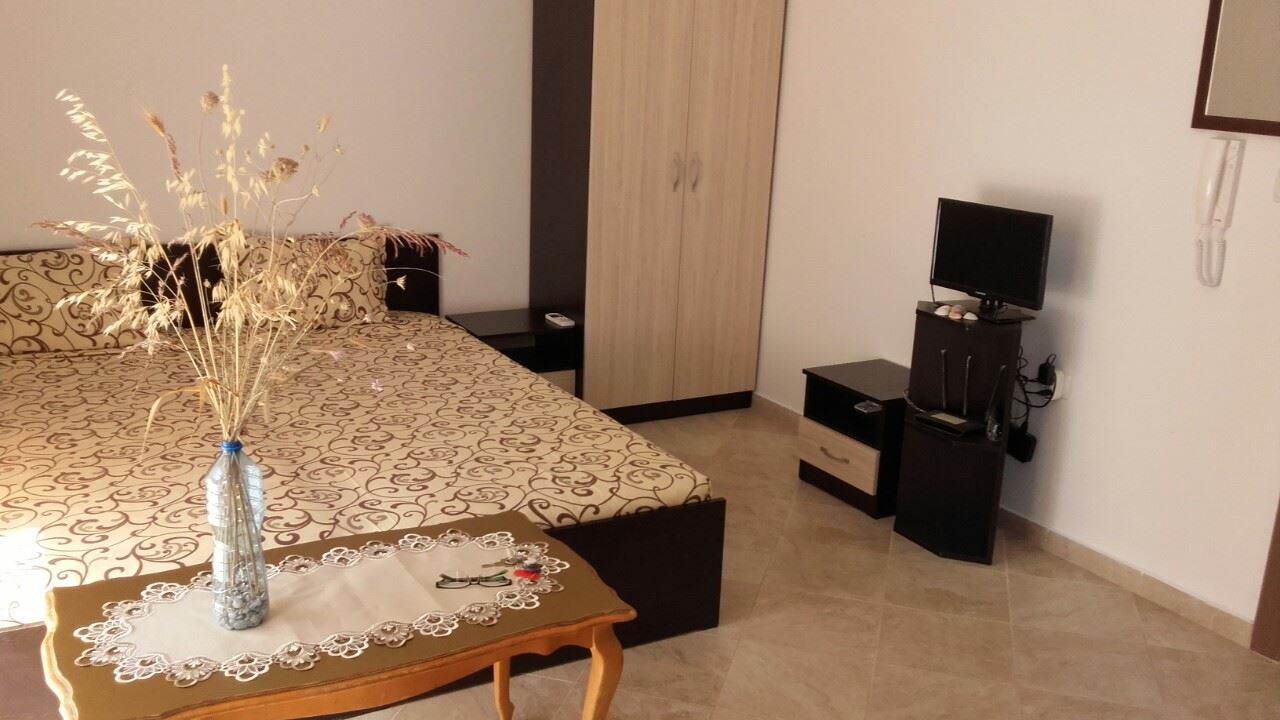 Однокомнатная квартира-студия в комплексе с бассейном близко от пляжа