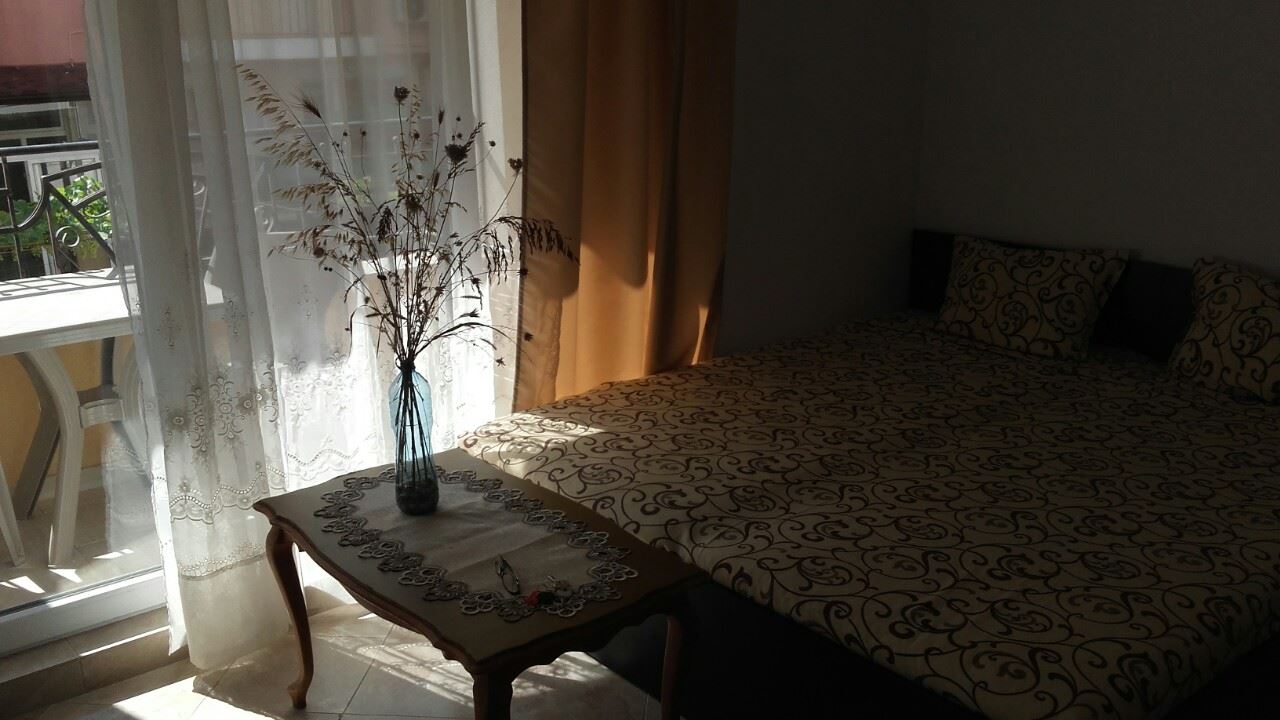 Однокомнатная квартира-студия в комплексе с бассейном близко от пляжа