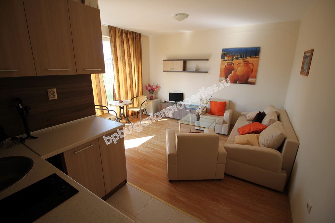 Прекрасно меблированная двухкомнатная квартира в закрытом комплексе, Равда