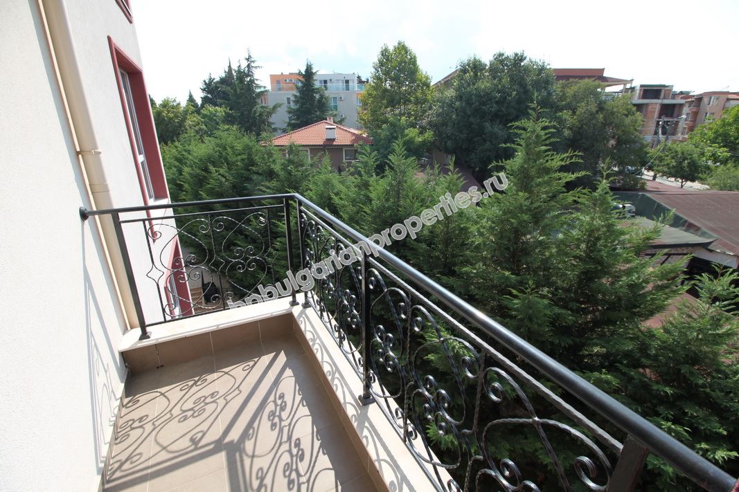 Прекрасно меблированная двухкомнатная квартира в закрытом комплексе, Равда