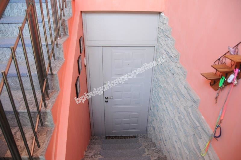 Просторные панорамные апартаменты близко от моря в Равде