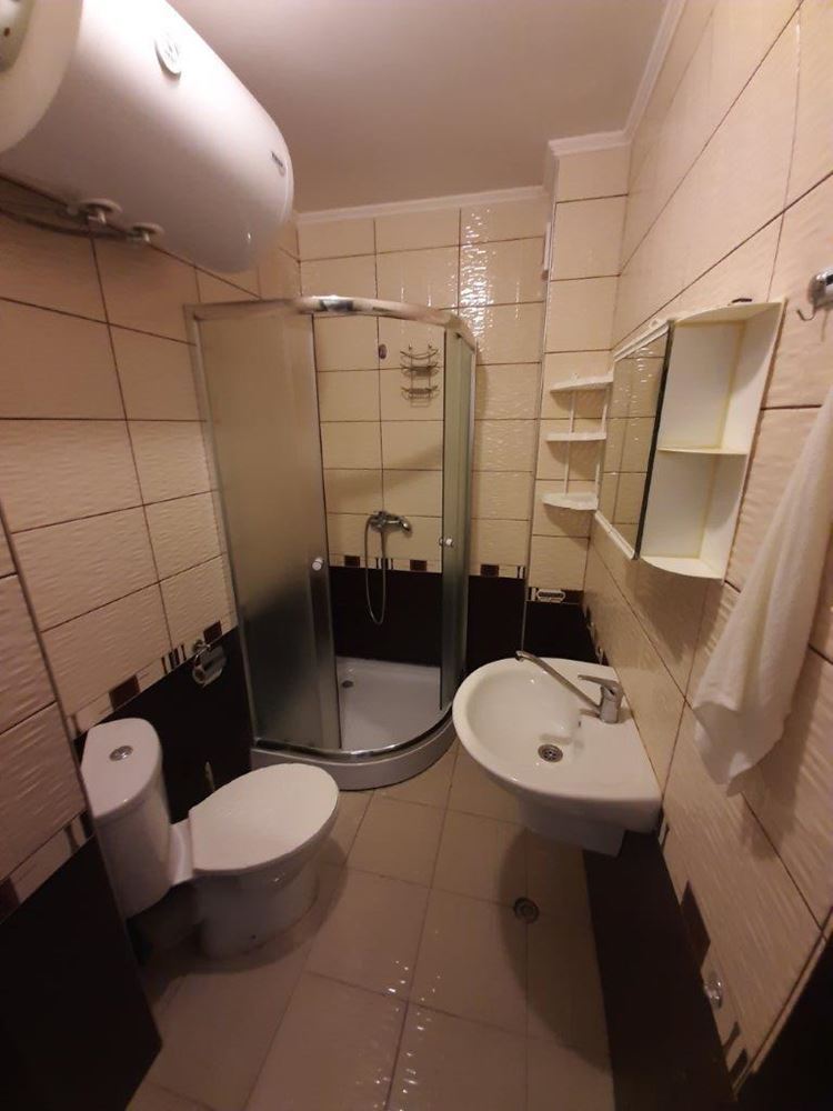 Дешевая студия без таксы обслуживания близко от моря в Равде