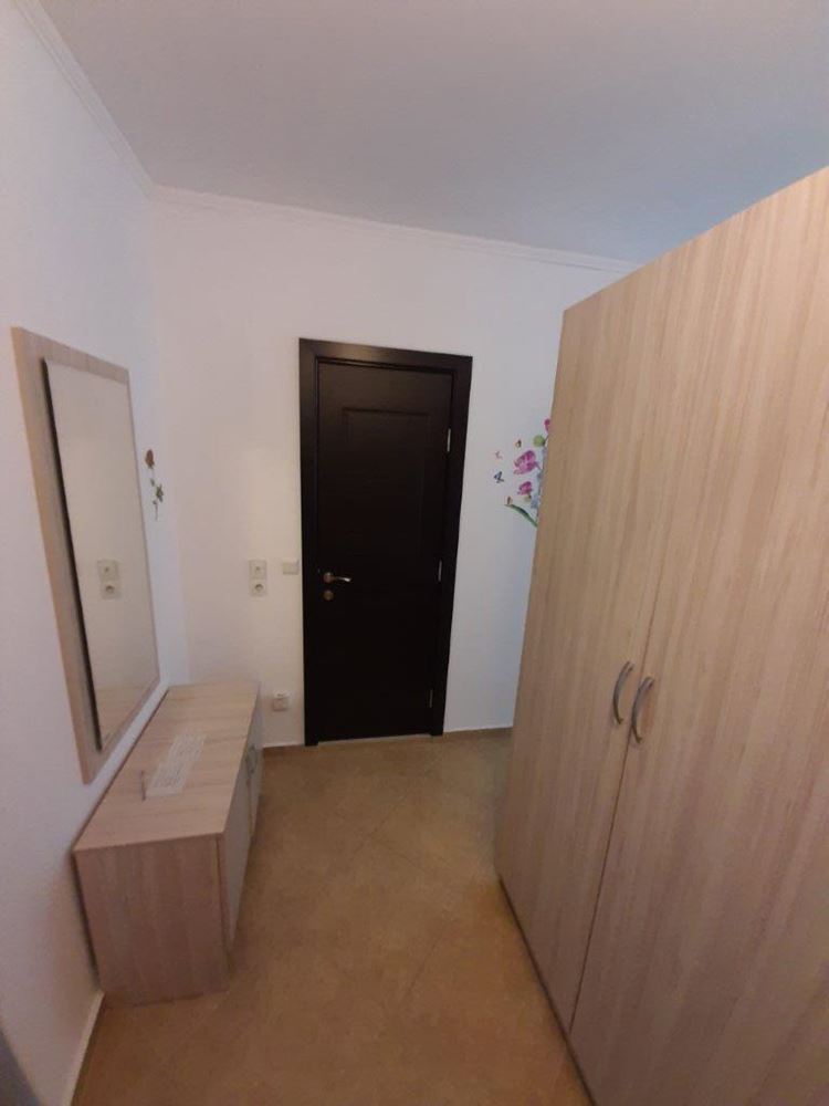 Дешевая студия без таксы обслуживания близко от моря в Равде