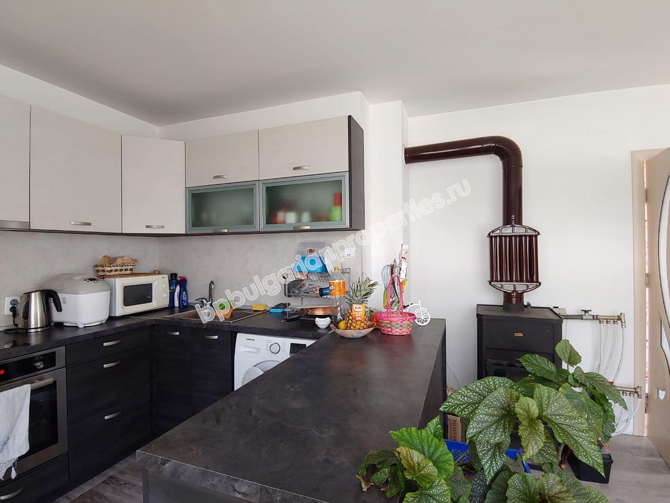 Новый двухэтажный дом близко от города Бургас, Болгария