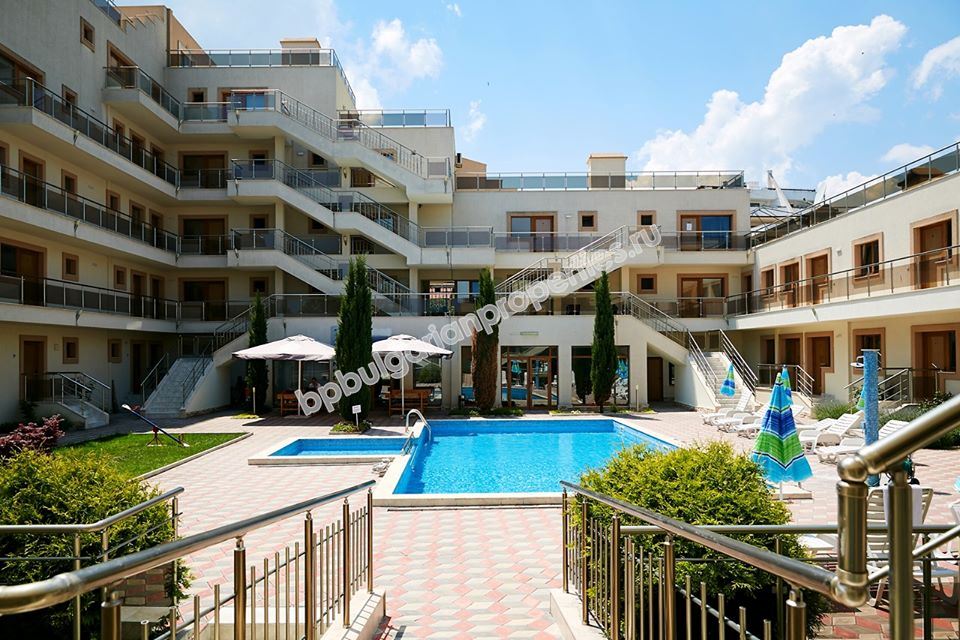 Недвижимость в закрытом жилом комплексе в Бяла