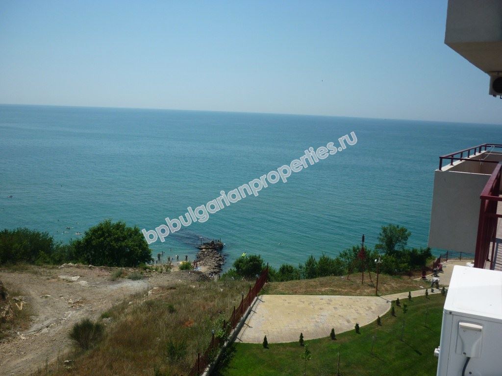 Большая студия с панорамным видом на море на первой линии