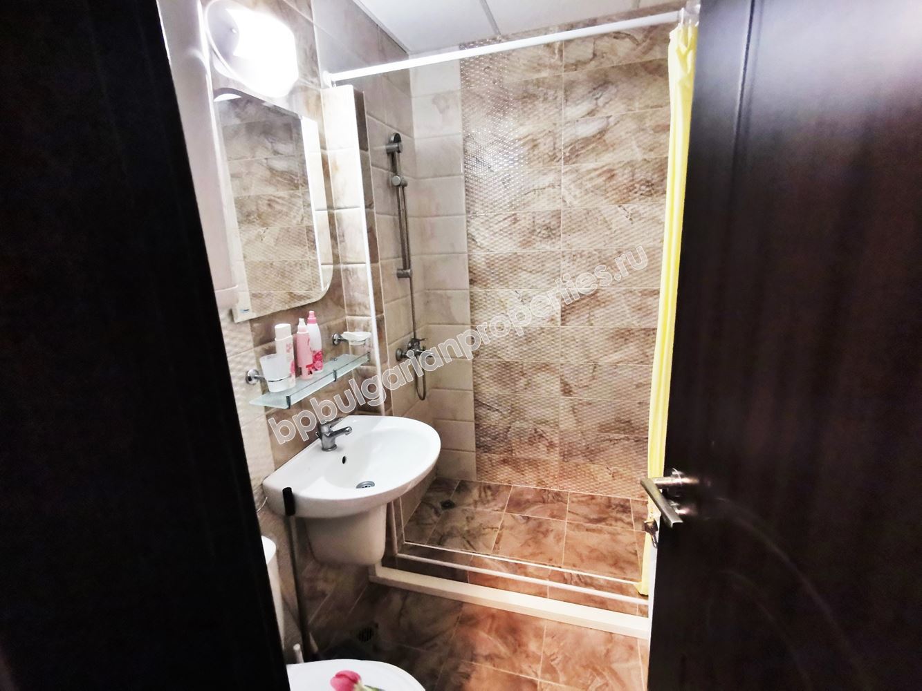 Недорогая вторичка в Святом Власе - меблированная двушка в новом комплексе