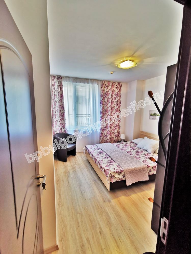 Недорогая вторичка в Святом Власе - меблированная двушка в новом комплексе