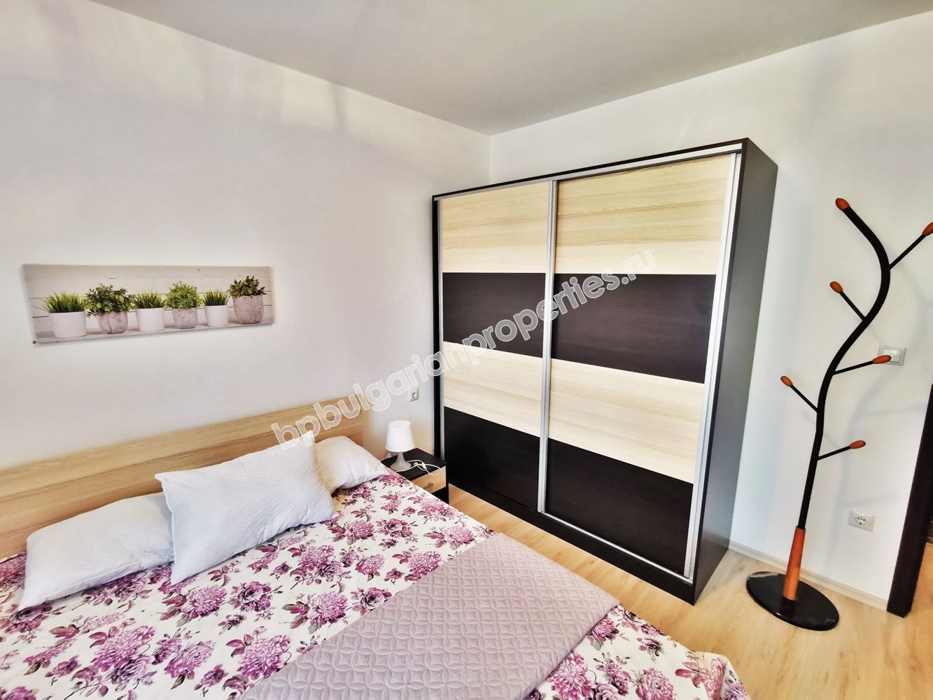 Недорогая вторичка в Святом Власе - меблированная двушка в новом комплексе