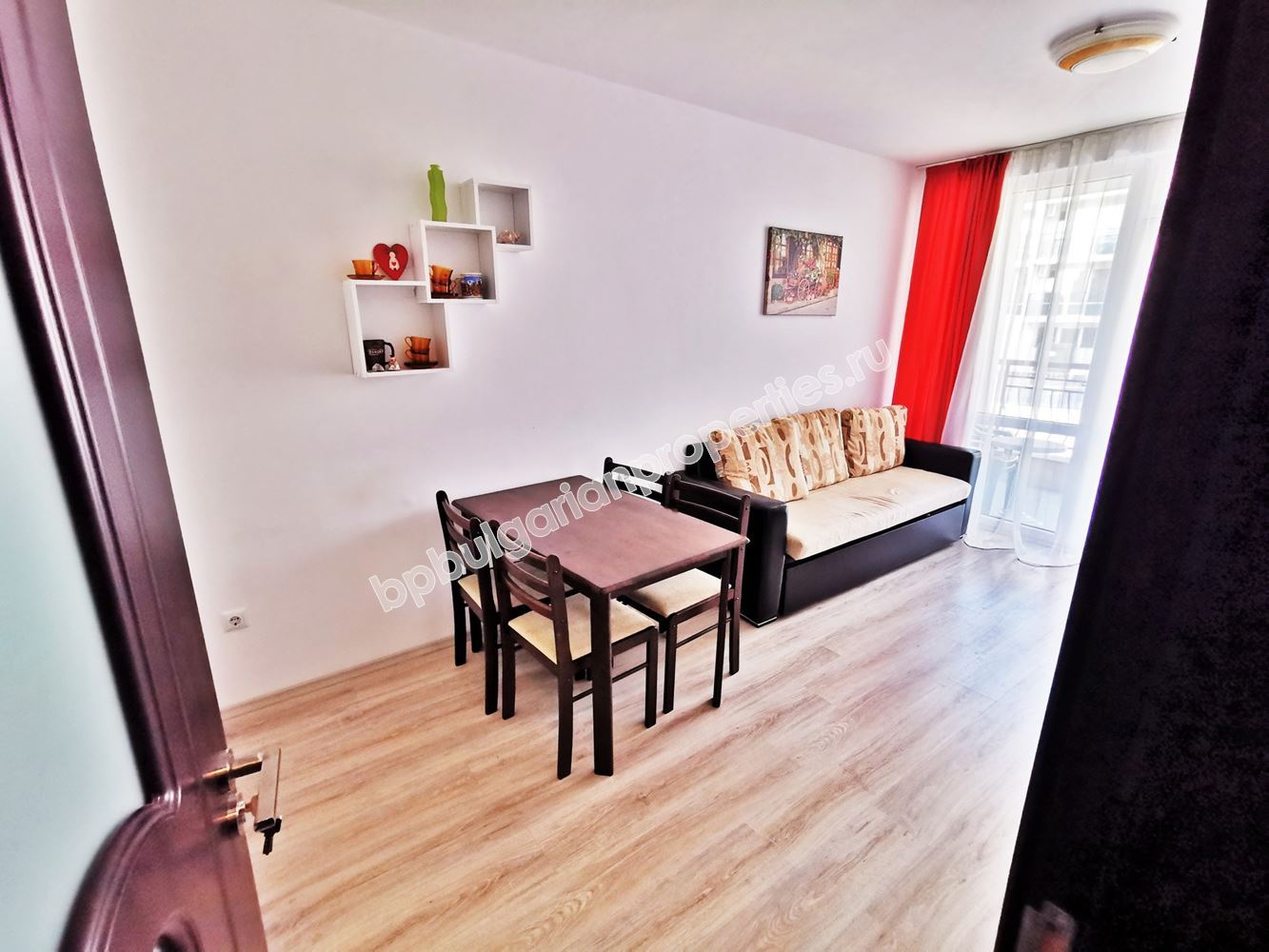 Недорогая вторичка в Святом Власе - меблированная двушка в новом комплексе