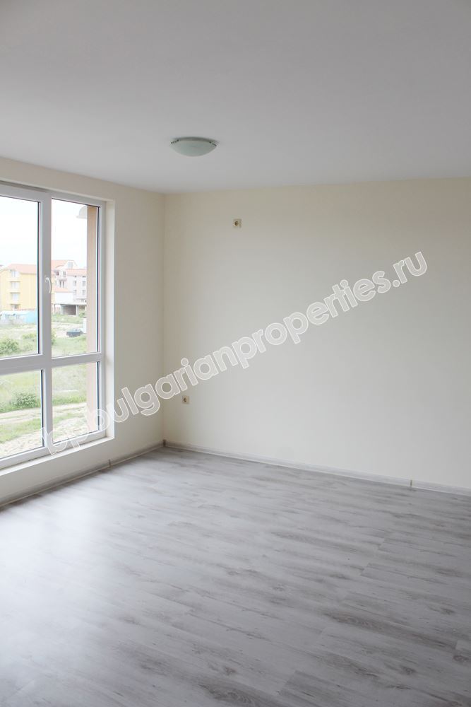 Квартиры в новом жилом доме близко от моря в Равде