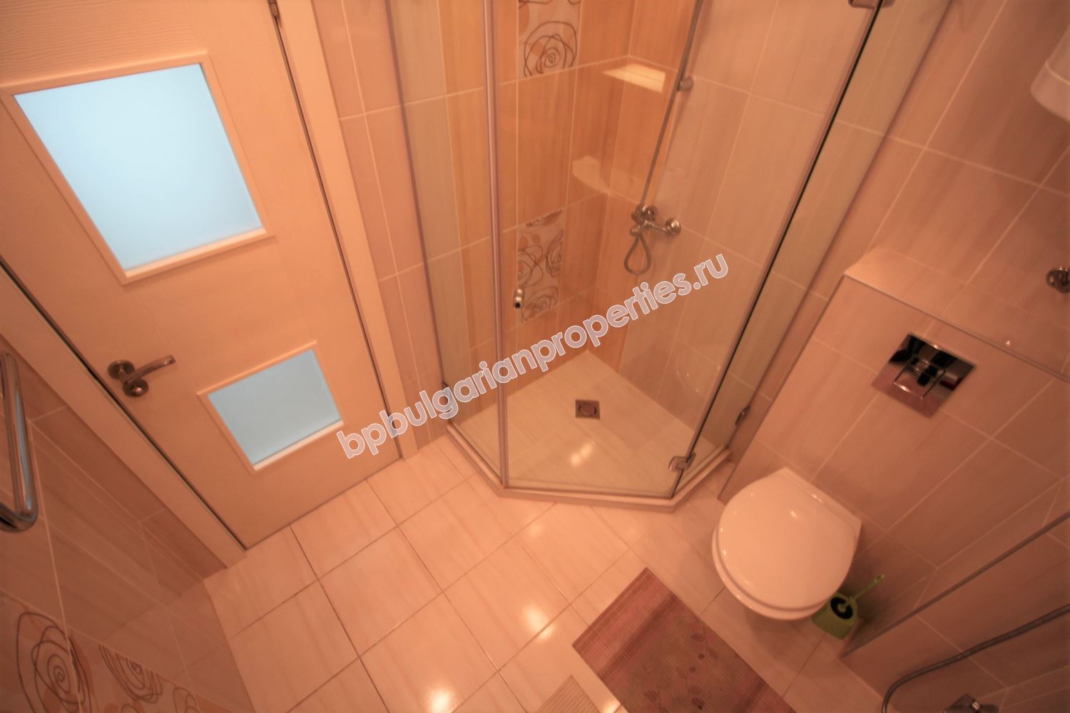 Меблированная квартира с 2 спальнями близко от моря в Равде