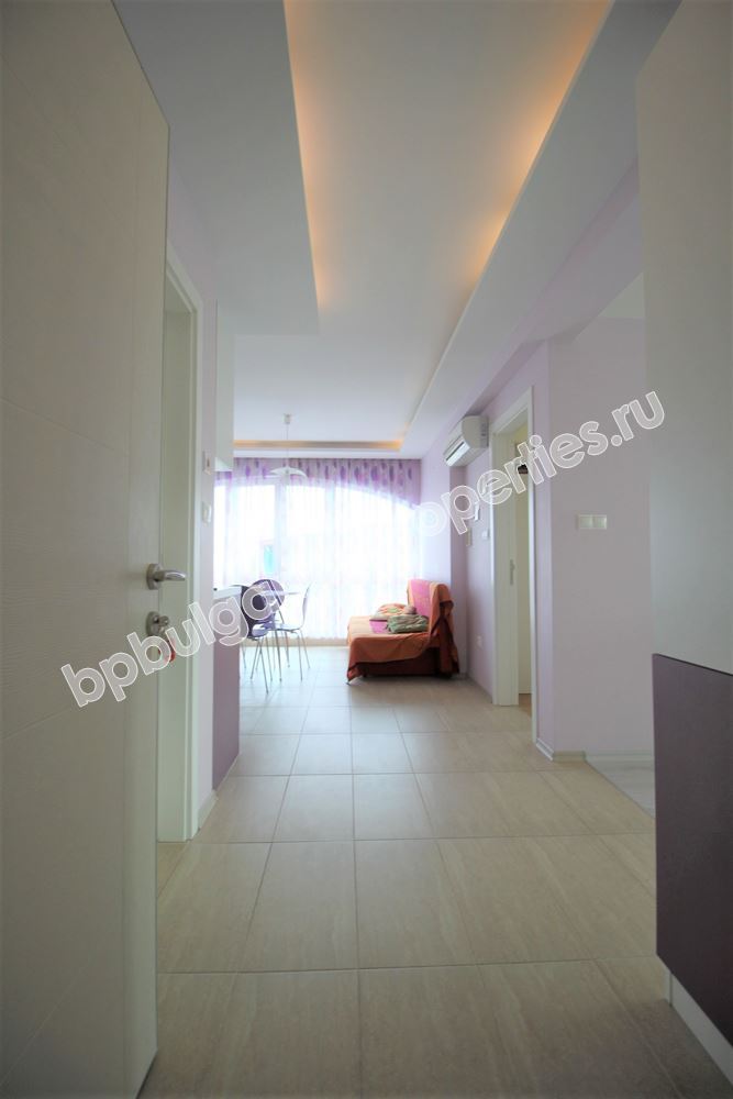 Меблированная квартира с 2 спальнями близко от моря в Равде