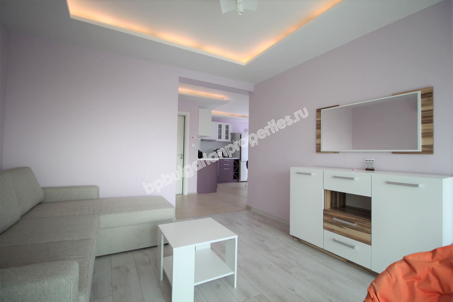 Меблированная квартира с 2 спальнями близко от моря в Равде