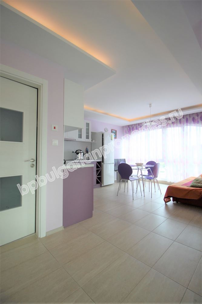 Меблированная квартира с 2 спальнями близко от моря в Равде