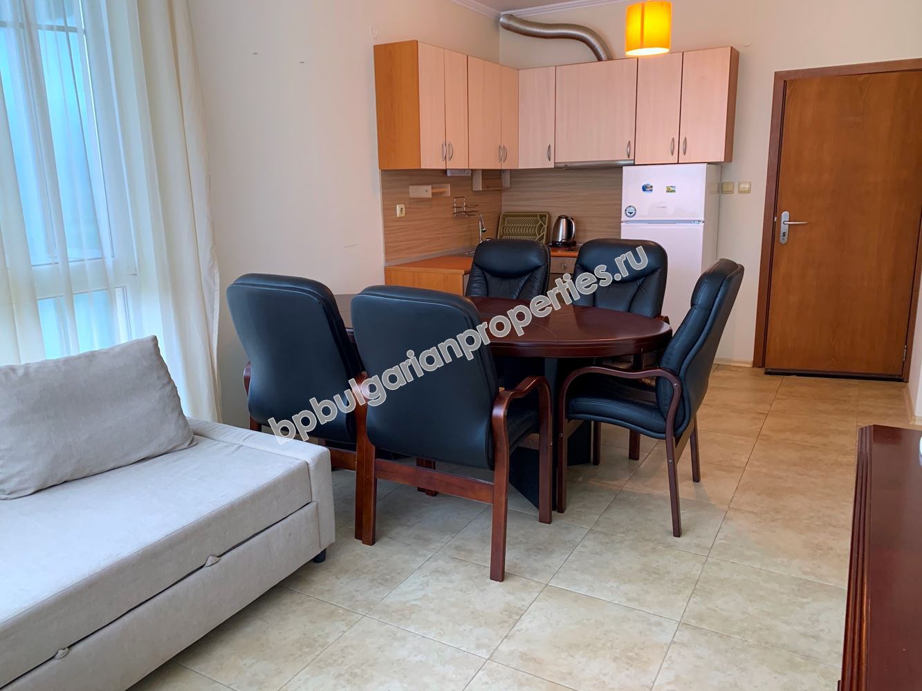 Квартира с видом на море на первой линии в Несебре