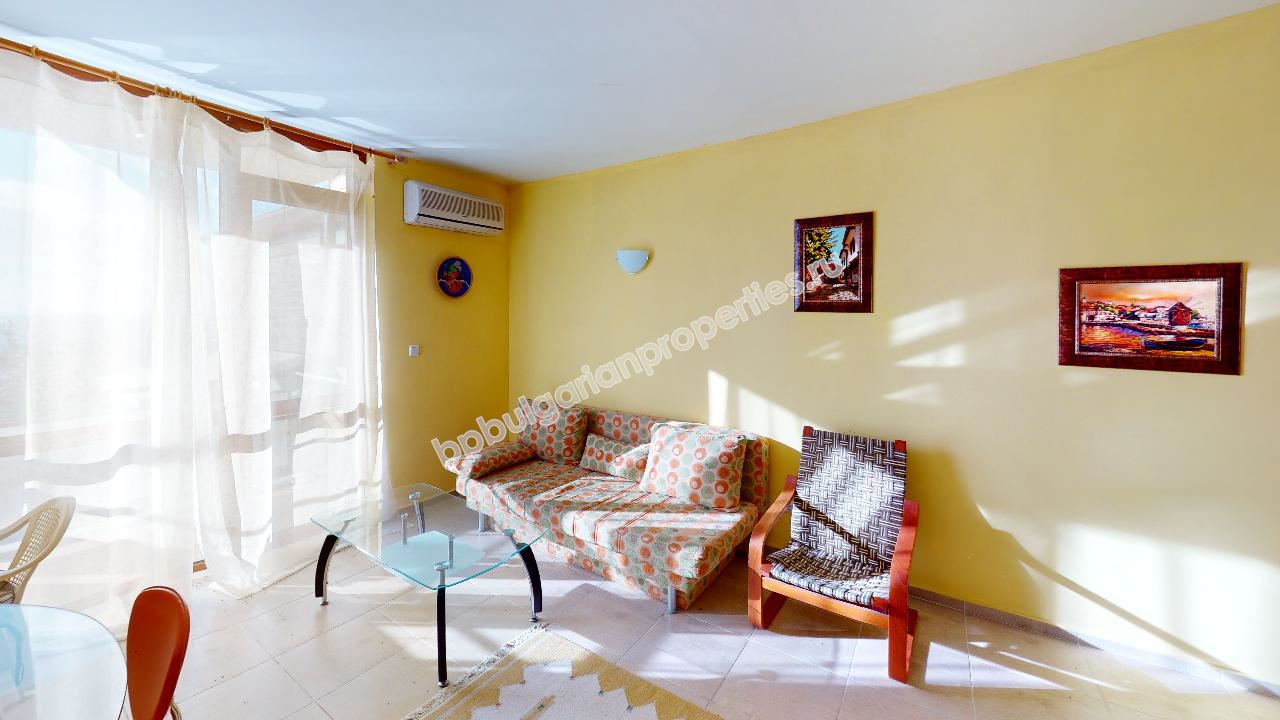 Меблированная трешка близко от моря по цене двушки