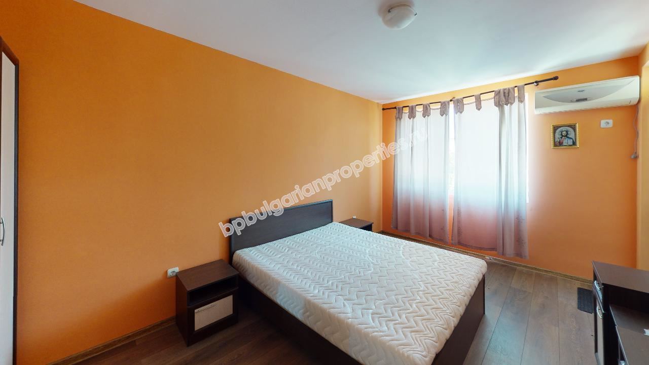 Двухэтажный дом с тремя спальнями и бассейном близко от города Бургас и моря