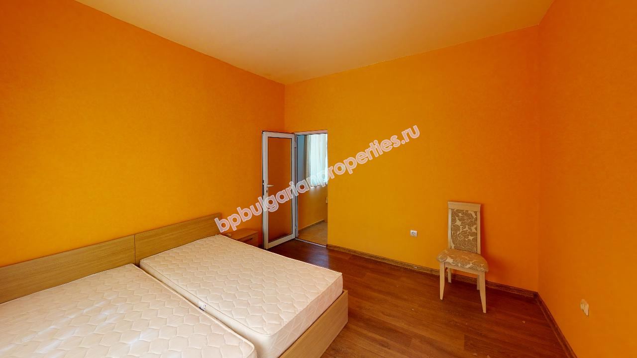 Двухэтажный дом с тремя спальнями и бассейном близко от города Бургас и моря