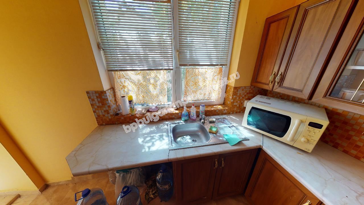 Двухэтажный дом с тремя спальнями и бассейном близко от города Бургас и моря