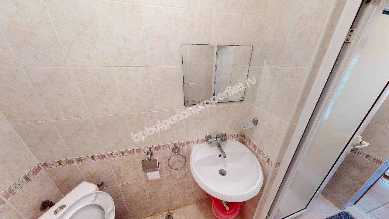 Двухэтажный дом с тремя спальнями и бассейном близко от города Бургас и моря