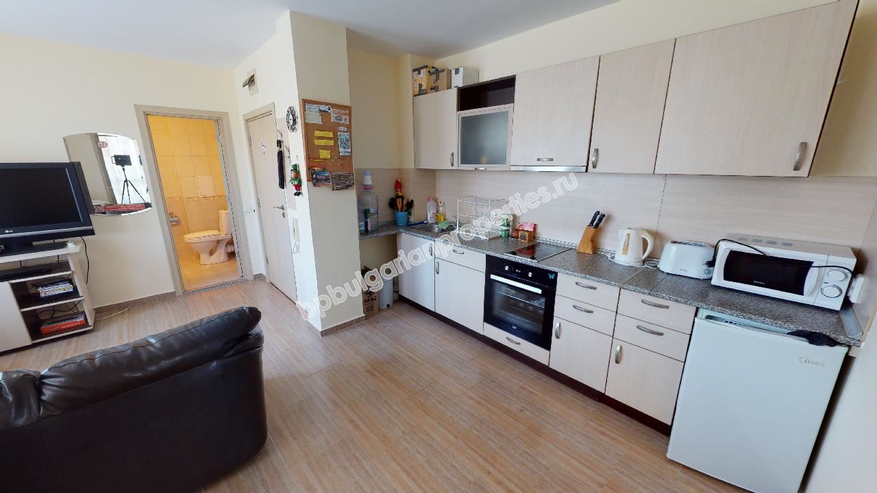 Недорогая двухкомнатная квартира в закрытом комплексе близко от моря