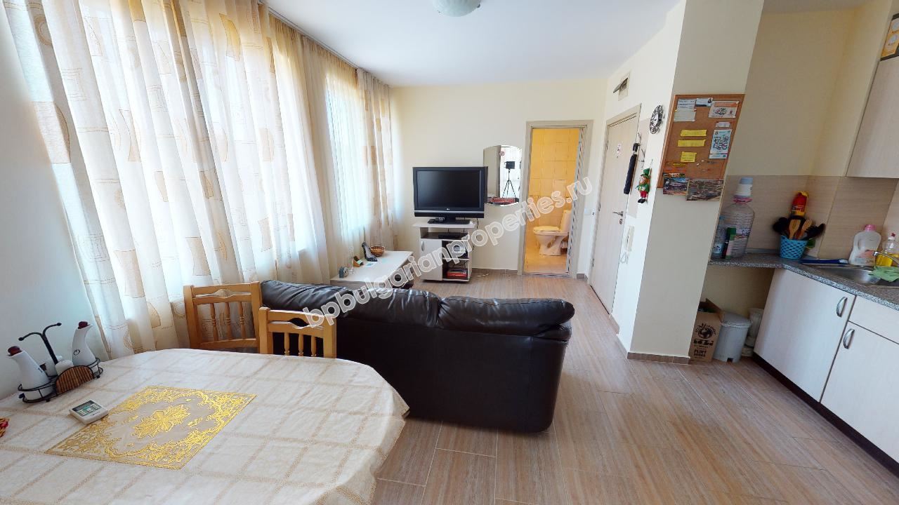 Недорогая двухкомнатная квартира в закрытом комплексе близко от моря