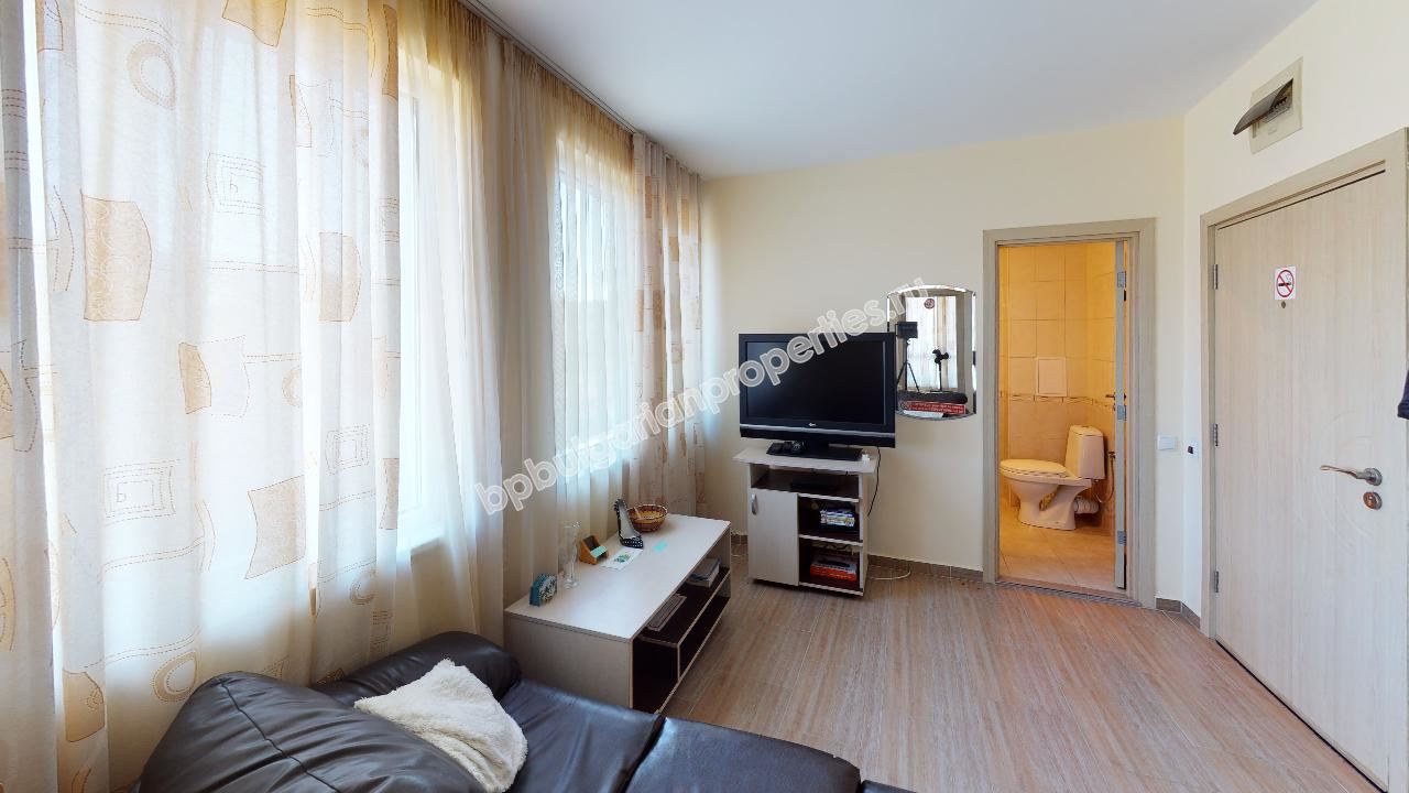 Недорогая двухкомнатная квартира в закрытом комплексе близко от моря