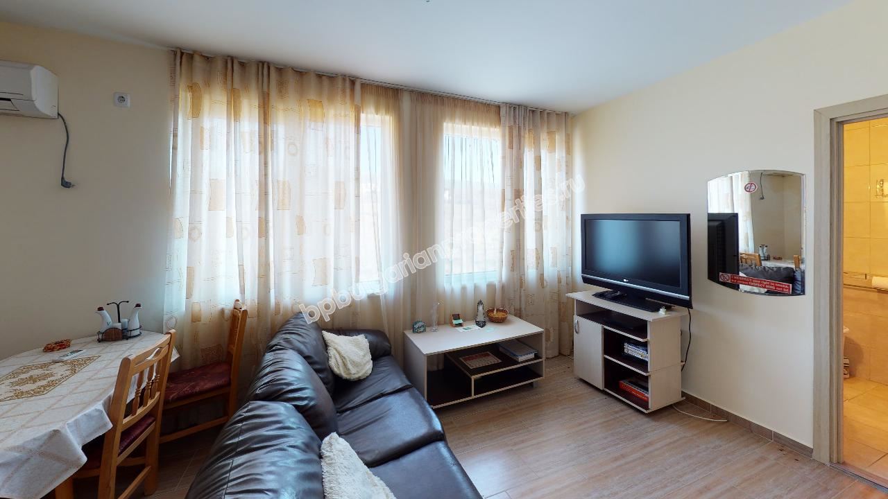 Недорогая двухкомнатная квартира в закрытом комплексе близко от моря