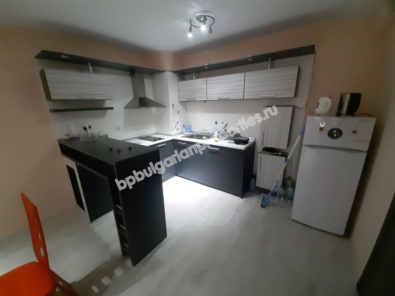 Жилье для ПМЖ в центре Помория. Меблированная квартира в 100 метрах от моря