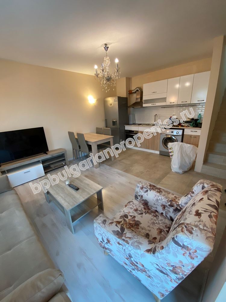 Меблированная двухуровневая квартира в доме без таксы поддержки, Несебр